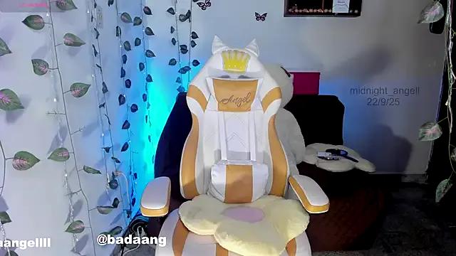 Freechat midnight_angell on StripChat