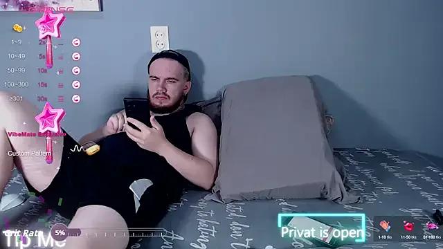 Freechat mikienn on StripChat