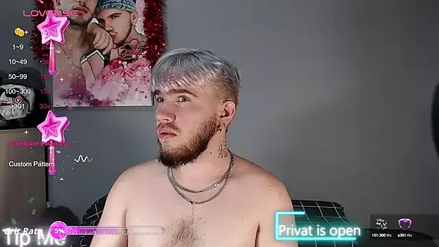 Freechat mikienn on StripChat