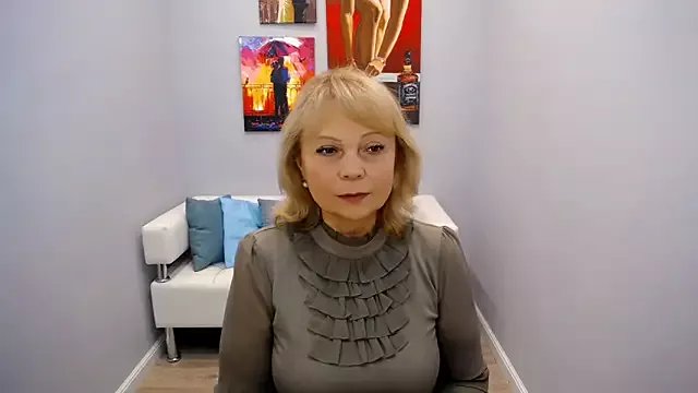 Milla_Cutie18 on StripChat