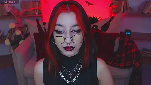 Freechat Mistress__Marcelline on StripChat