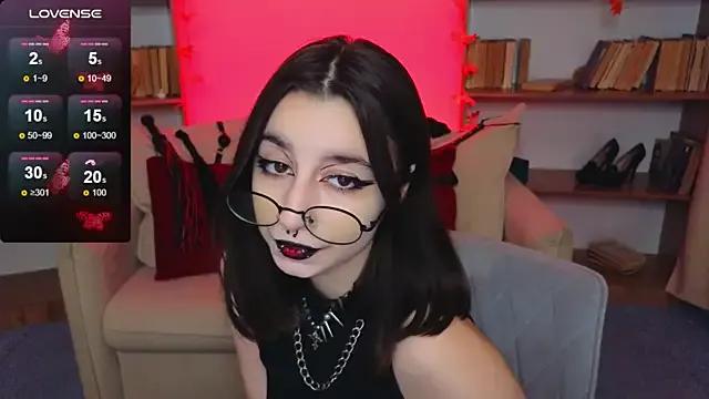 Freechat Mistress__Marcelline on StripChat