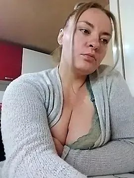 Mommygetnaughty on StripChat 