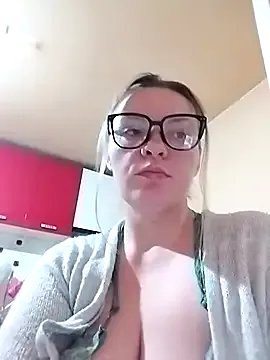 Mommygetnaughty on StripChat 