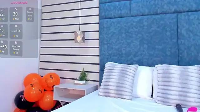 NatyLeone — lick and kiss my biceps