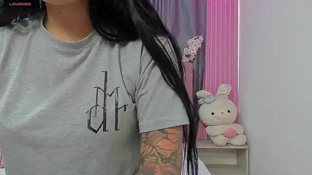 Nayla-Mouna on StripChat