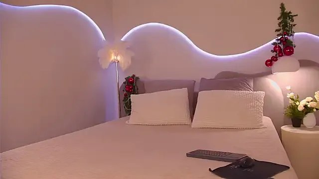 Nicole_Space on StripChat