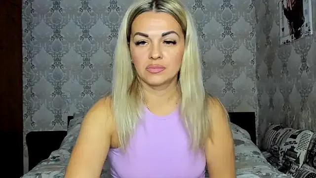 NicoletMoore — absolutely naked pussy play