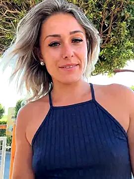 Freechat petrouchkaaa_ on StripChat