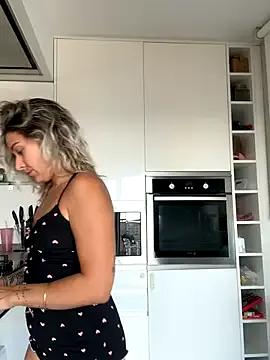 Freechat petrouchkaaa_ on StripChat