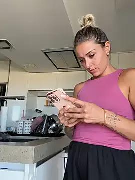 Freechat petrouchkaaa_ on StripChat