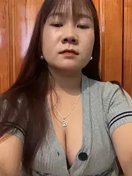 Freechat qinejr37 on StripChat