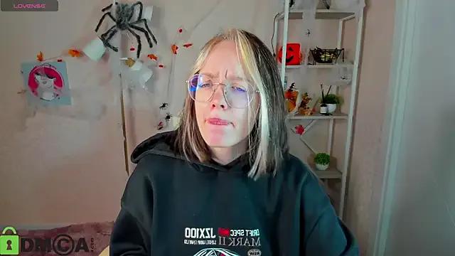 R0cket_bunny — booty massage close to cam