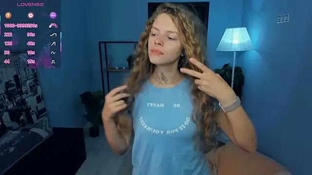 Freechat RayaNenlia on StripChat