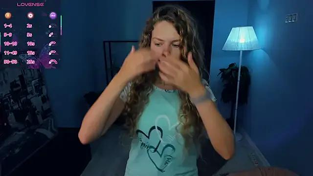 Freechat RayaNenlia on StripChat