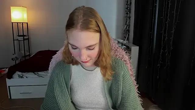 ReddHotPipper on StripChat 