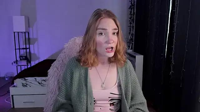 ReddHotPipper on StripChat 