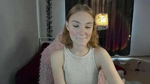 ReddHotPipper on StripChat 