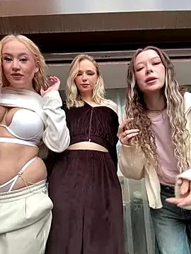 Freechat RollDolls on StripChat