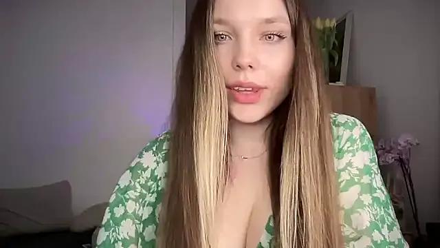 Sara_Browney on StripChat 