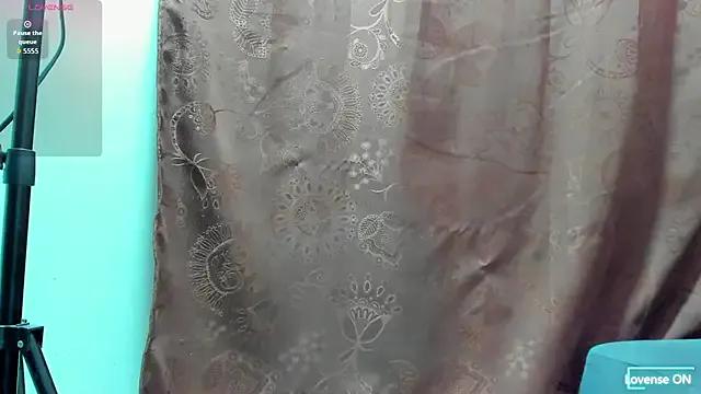 Freechat scarlett_mask on StripChat