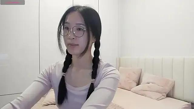 secretgirlfriendxo — peak a boob