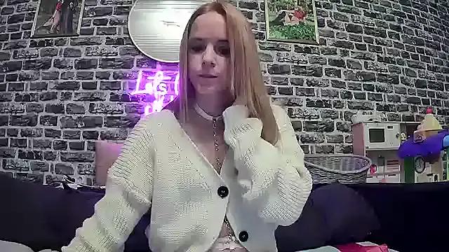 SexyMilf_37 on StripChat