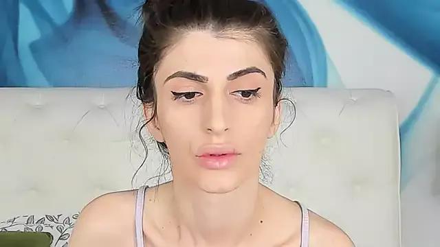 Freechat SkinnyDolly on StripChat