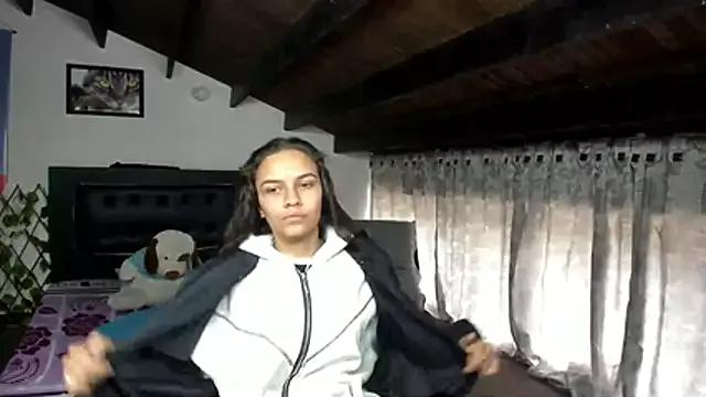 Skylovershot on StripChat