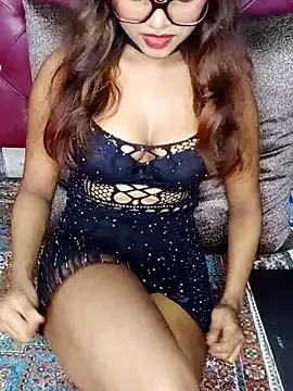 Smayra_model21 on StripChat