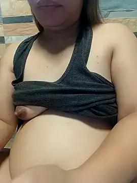 Freechat squirtshantal on StripChat