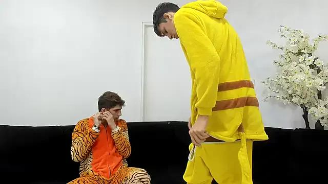 Private StrawwBoys on StripChat