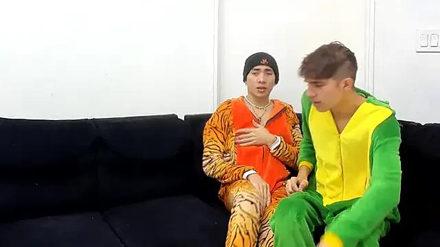 Private StrawwBoys on StripChat