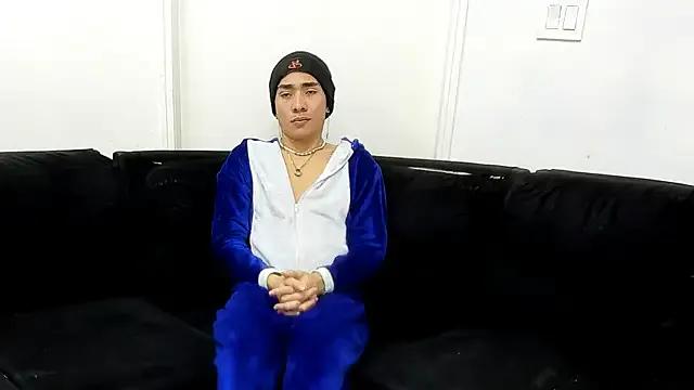 Private StrawwBoys on StripChat