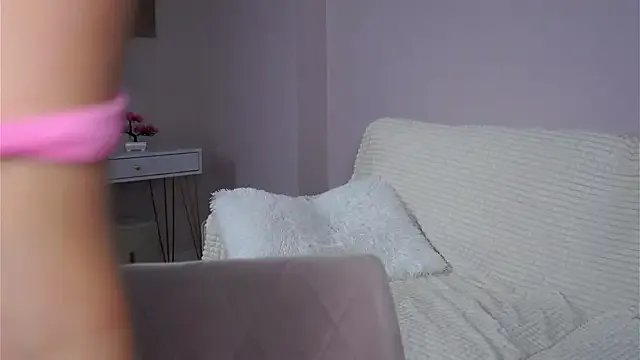 Freechat SunnivaCovil on StripChat