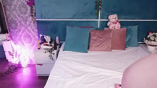 SunnyGlow on StripChat 