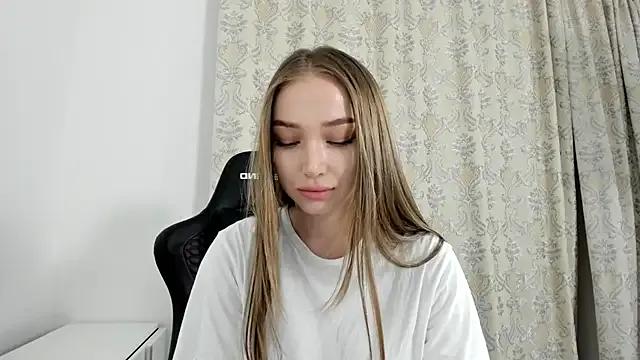 Freechat Sweet-bb on StripChat