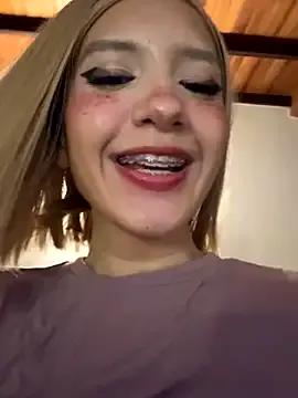 Freechat SweetBunnyGF on StripChat