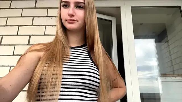 SweetJinny88 on StripChat 