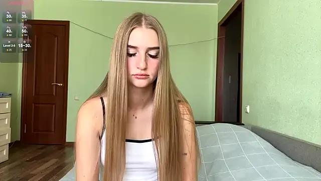 SweetJinny88 on StripChat 