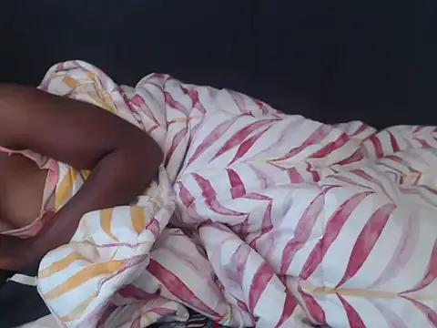 Tillah87 on StripChat 