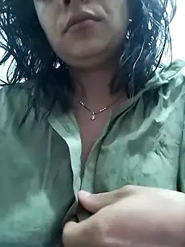 Freechat Valentina_Squirt- on StripChat