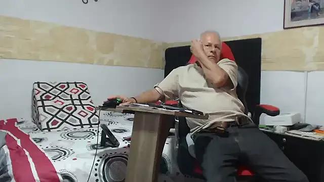 Freechat VALENTINO1983_ on StripChat