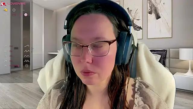 Victoria_Romans on StripChat