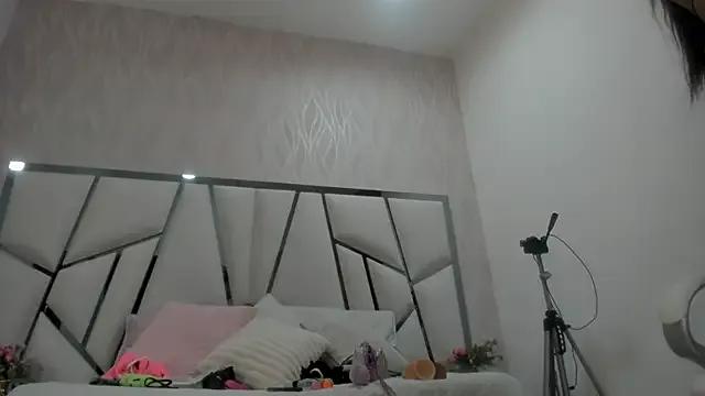 Victoriaa_millers on StripChat