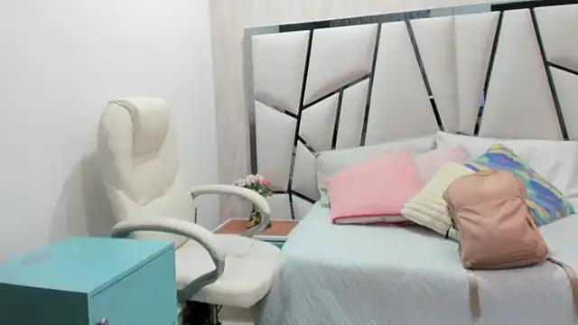 Victoriaa_millers on StripChat