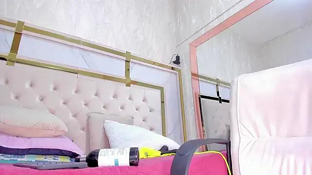 Victoriaa_millers on StripChat