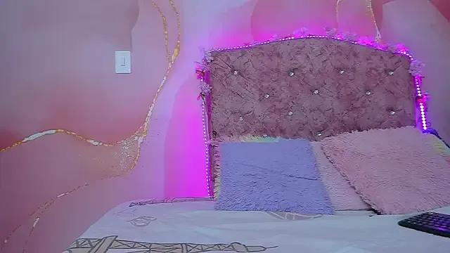 Freechat violet_taylor_ on StripChat