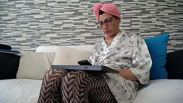 VioletaGomez_Co on StripChat 