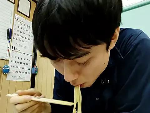 whitebriefboy — Freechat on StripChat